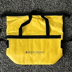 New Body Glove Yellow 24 Can Full Insulated Ultra-Dry Pack Cooler 21.5” x 19.5”